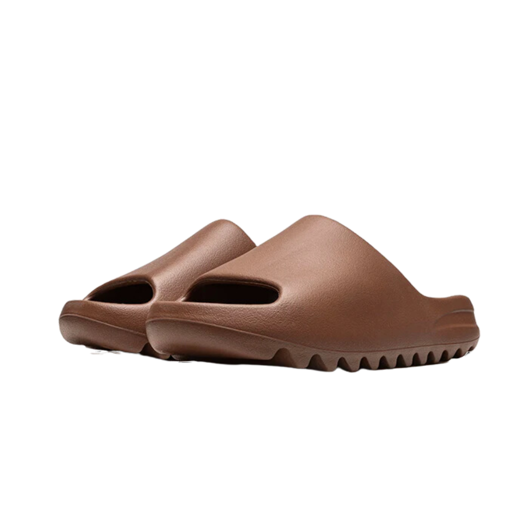 Yeezy Slide Flax Unveils Pure Sophistication